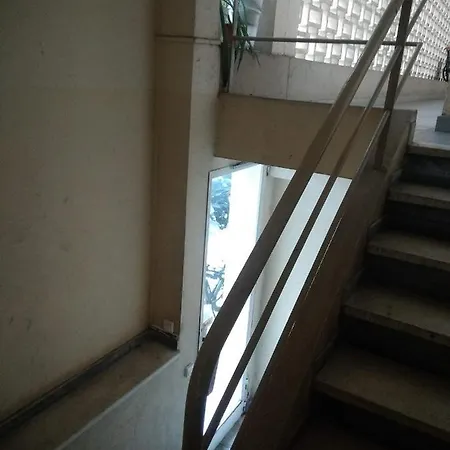 Studette Centre * Канны